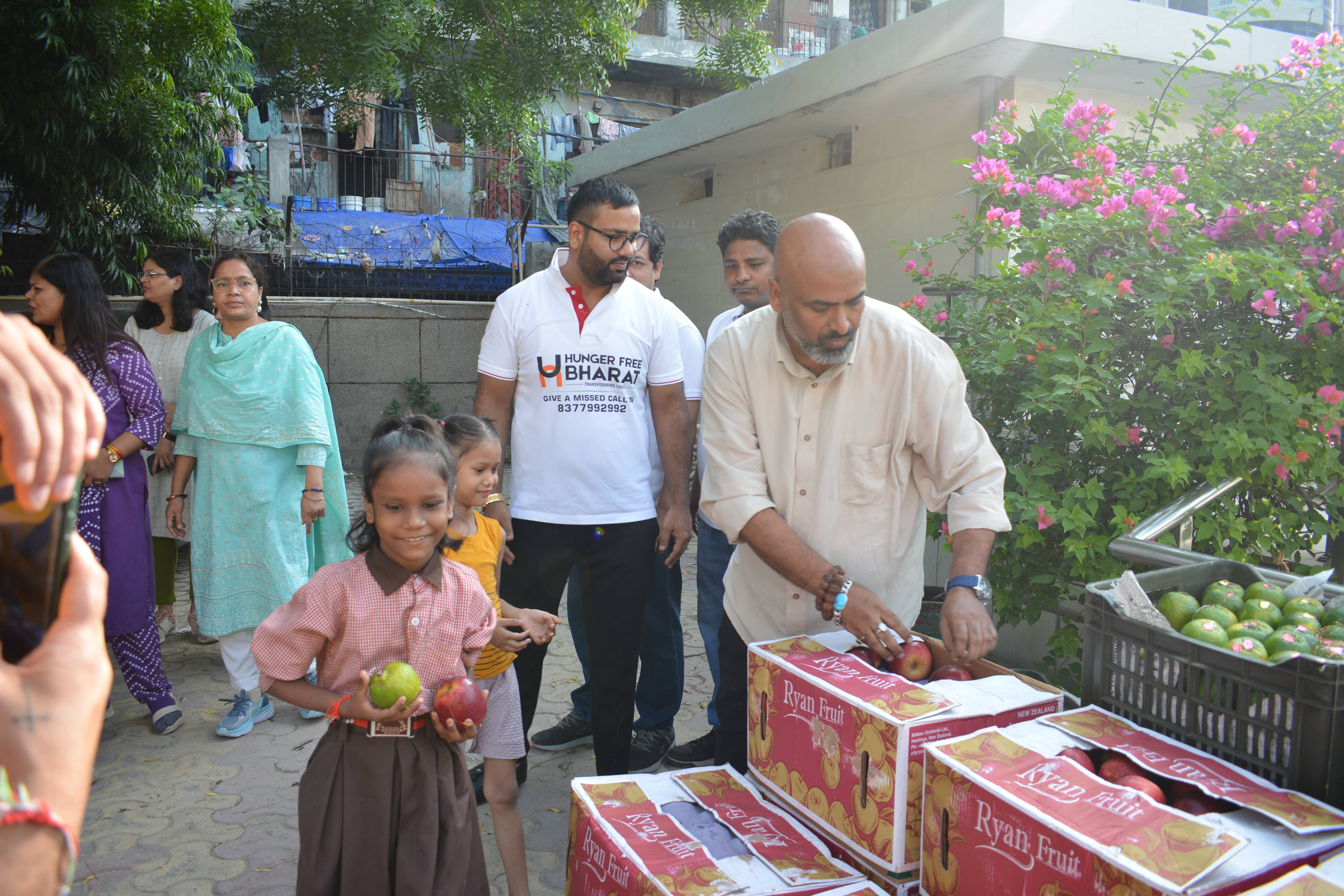 Fresh fruit for a thousand students — Noida government school